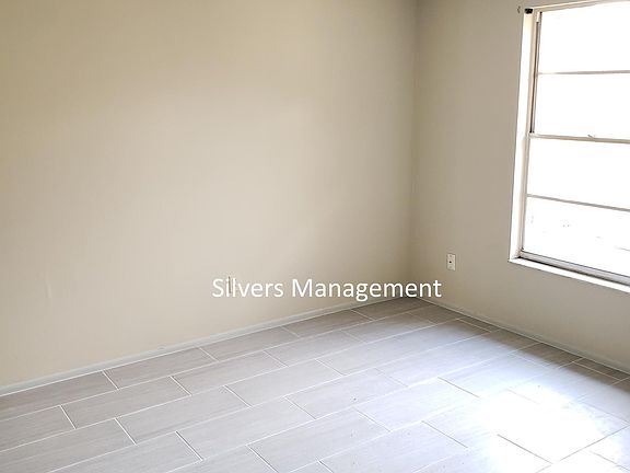 5th image of 2627 33rd Avenue Dr E