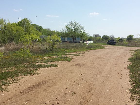 3rd image of 670 W County Road 672