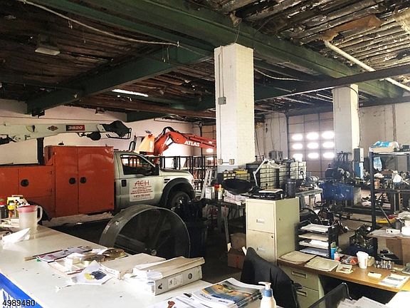 5th image of 33-49 Roosevelt Ave