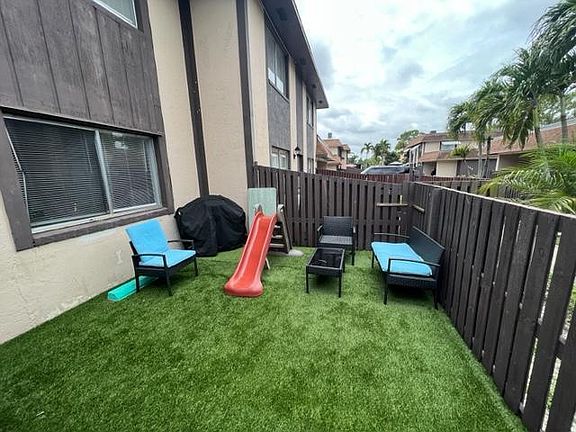 4th image of 2110 Sherwood Forest Boulevard #22