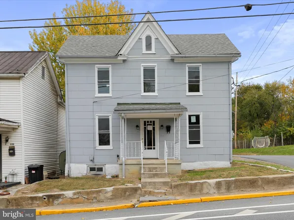 135 Woodbury Ave, Martinsburg, WV 25404