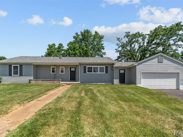 9515 Koerber Ln, Saint Louis, MO 63123