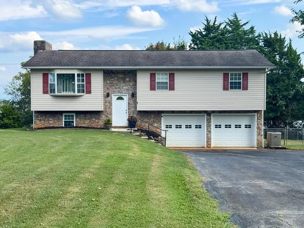 2718 Fisherman St, Kodak, TN 37764