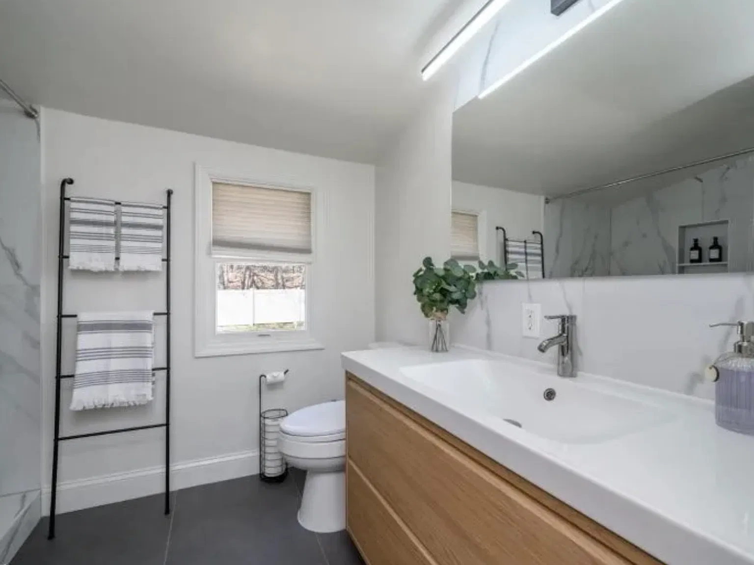 3 bed, 1286 sqft, $4,300 — Photo 2
