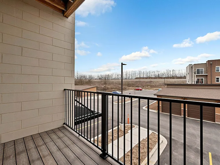 Lincoln Station Rowhomes — Photo 12