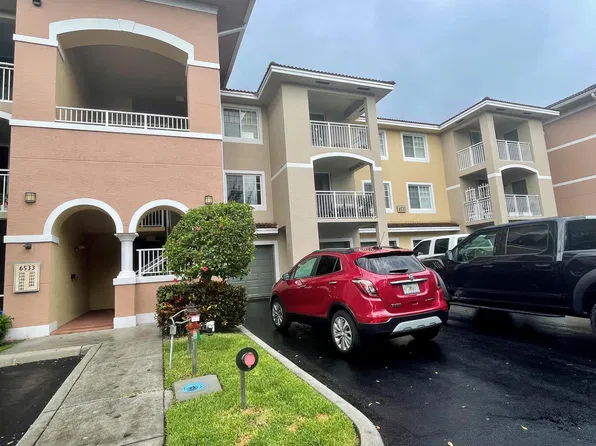 6533 Emerald Dunes Dr APT 107, Royal Palm Beach, FL 33411