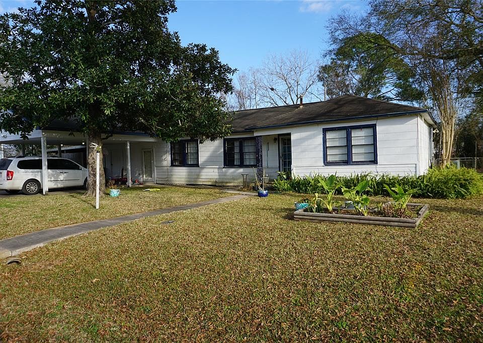 1st image of 4727 Bland St