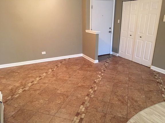 2nd image of 100 Willow Ln APT 220