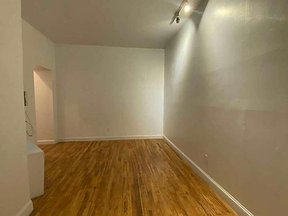 3rd image of 361 E 10th St #23
