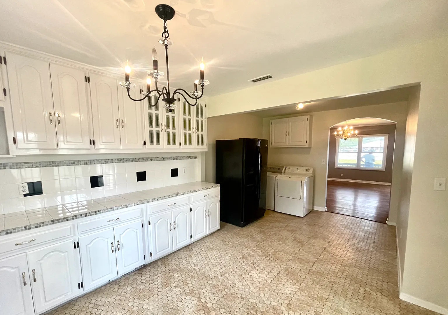 Adorable 3 Bedroom House In Oxford !! — Photo 2
