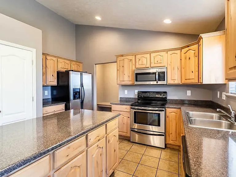 1706 W Renaissance Way — Photo 6