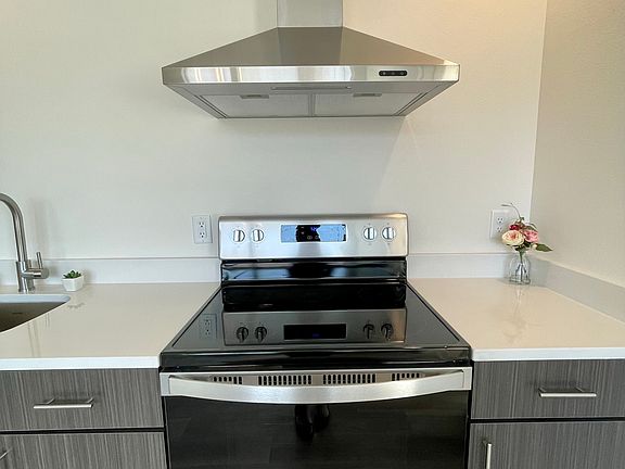 4th image of 2520 N Regal St #201