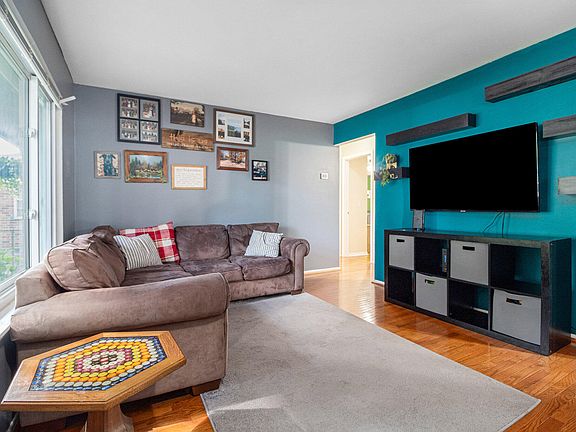 5th image of 9487 Bassett St