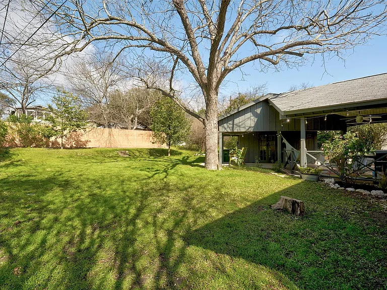 4620 Englewood Dr — Photo 28