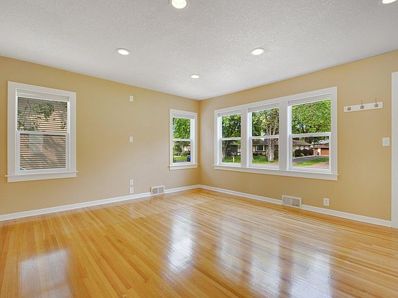 5th image of 1001 Glendon St N