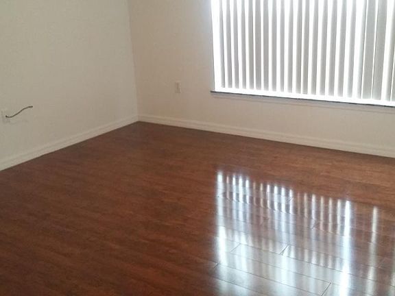 4th image of 3826 Stonefield Dr