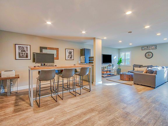 3rd image of 5351 San Vicente Blvd #63199