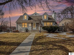 726 S 68th St, Omaha, NE 68106