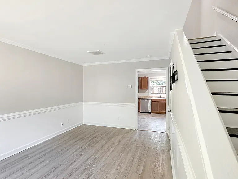 1432 Ardmore Dr #D — Photo 5