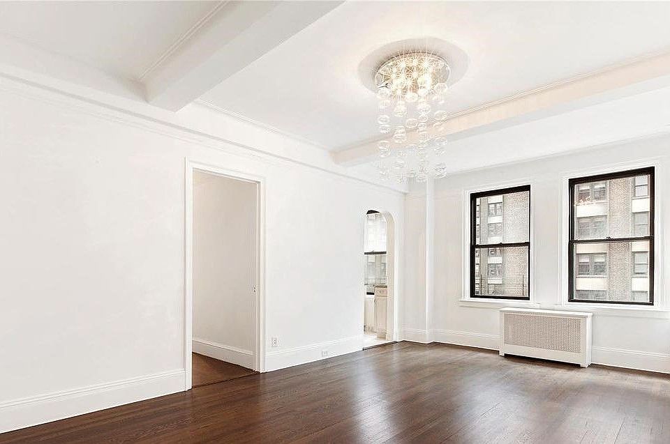 1st image of 162 W 56th St Floor 7