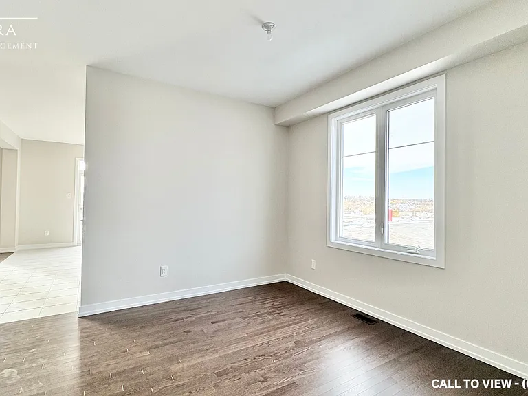 535 Oldenburg Ave — Photo 3
