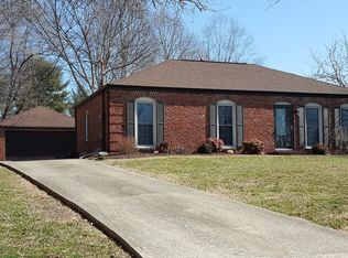 1041 Harmony Landing Rd, Goshen, KY 40026