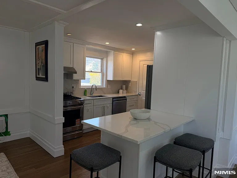 91 Columbus Dr — Photo 8
