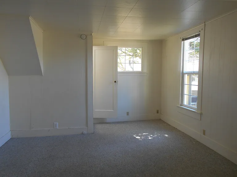 2706 Humboldt St — Photo 5