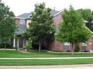 512 Laura Ln, Grand Prairie, TX 75052