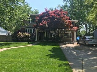 8825 Camfield Dr, Alexandria, VA 22308
