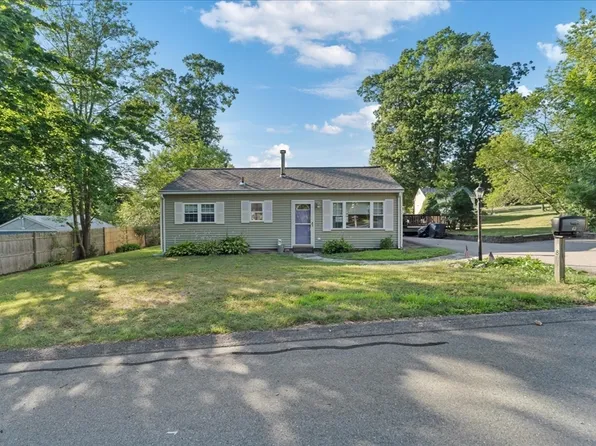 18 Evergreen Rd, Plainville, MA 02762