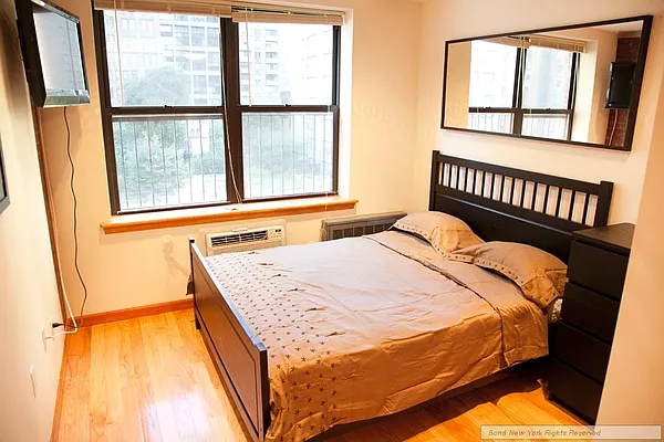 Rented by Bond New York | media 49