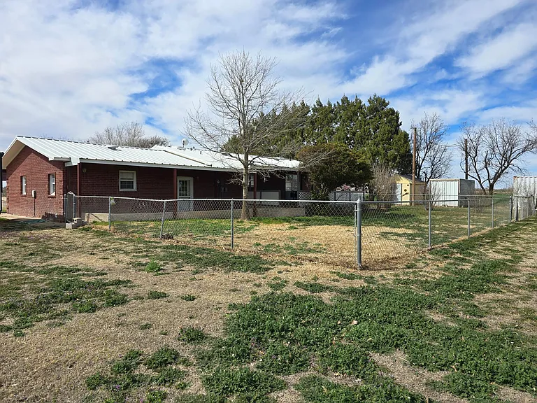 3006 N County Road 3500 — Photo 17