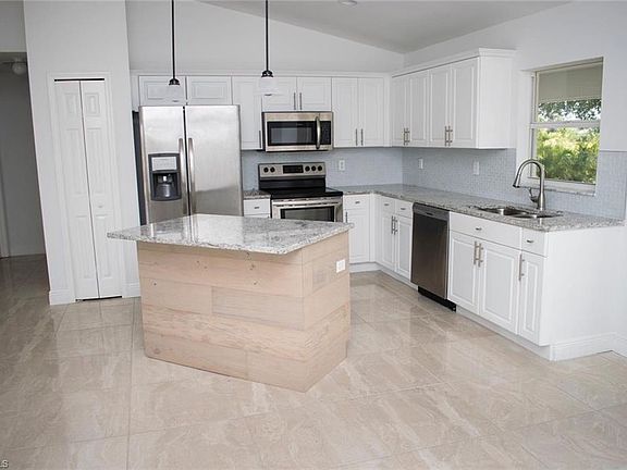 3rd image of 2729 NW 18th Pl