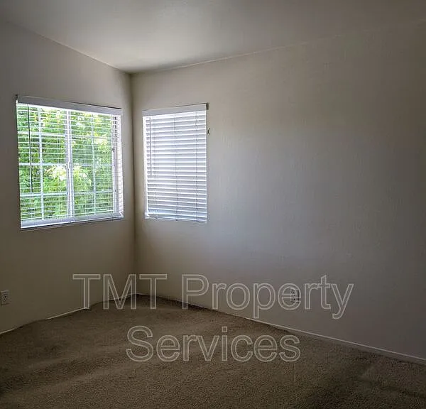 2537 Brunswick Dr — Photo 11