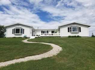 216 Riverside Dr, Cheboygan, MI 49721