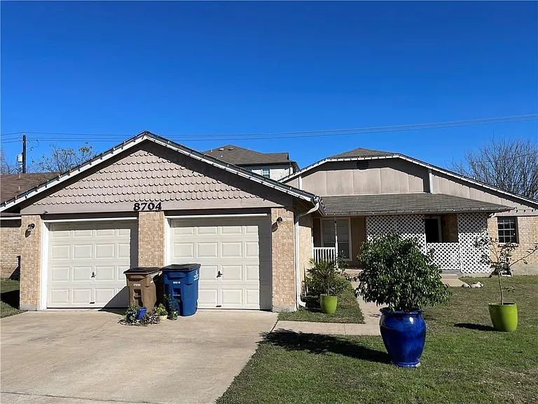 8704 Pineridge Dr #A — Photo 1