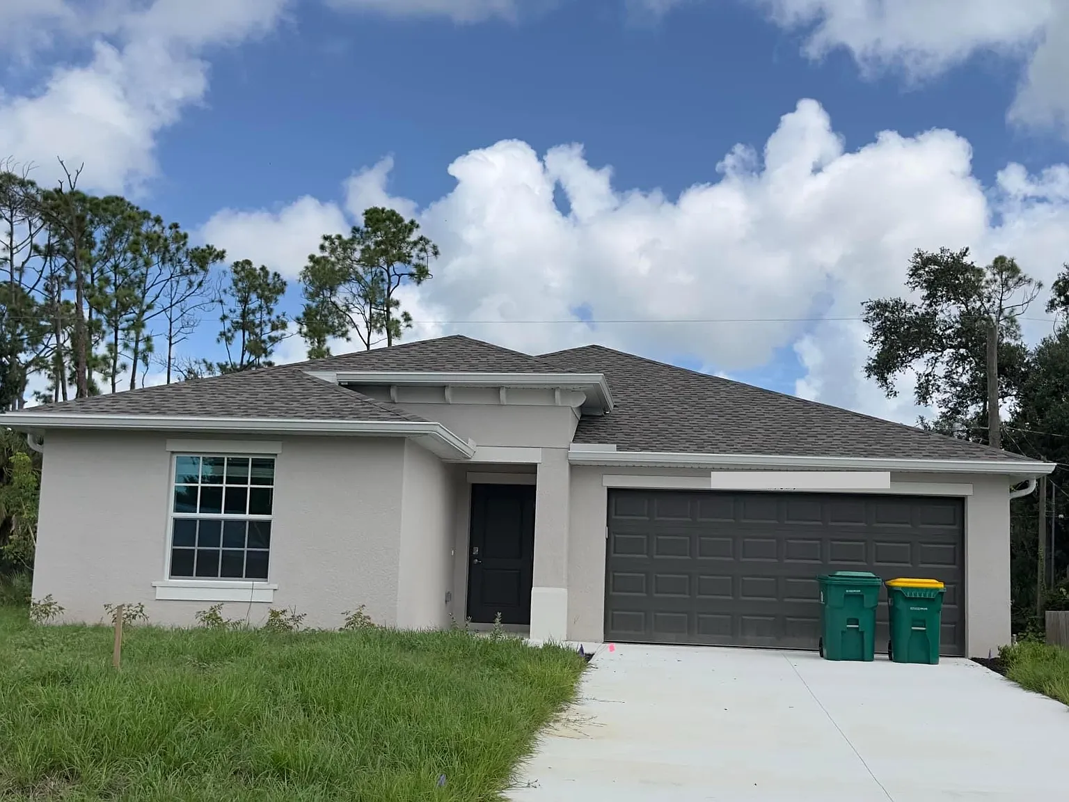 4 bed, 1936 sqft, $2,200 — Photo 1