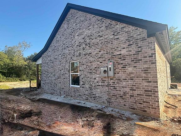 5th image of 159 Sycamore Dr