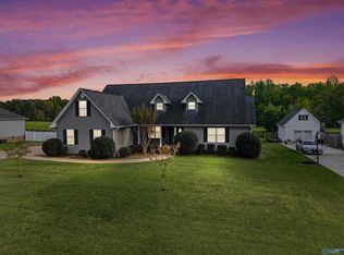 101 Berkshire Ln, Albertville, AL 35950