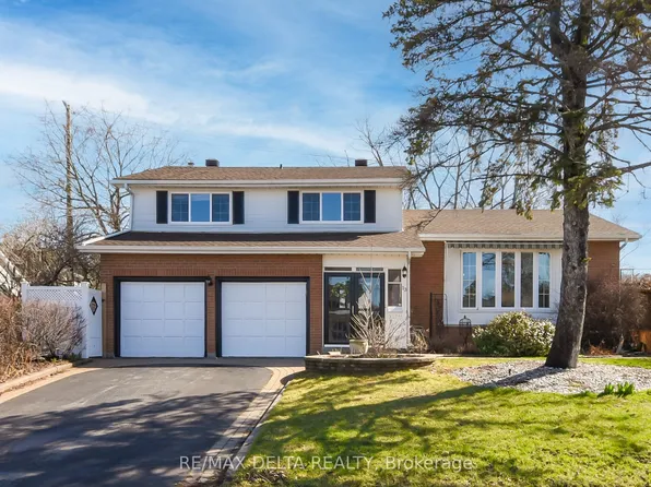 13 Parklane Ct, Ottawa, ON K1B 3H3