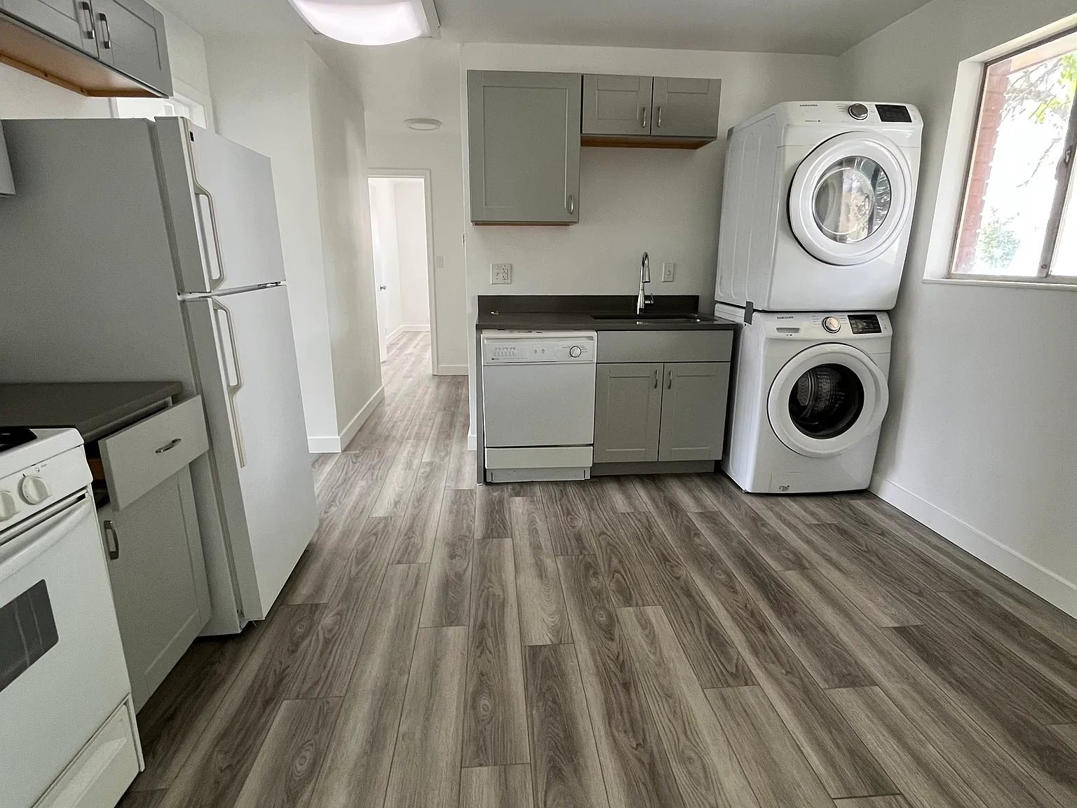 2 bed, 1400 sqft, $1,700 — Photo 4