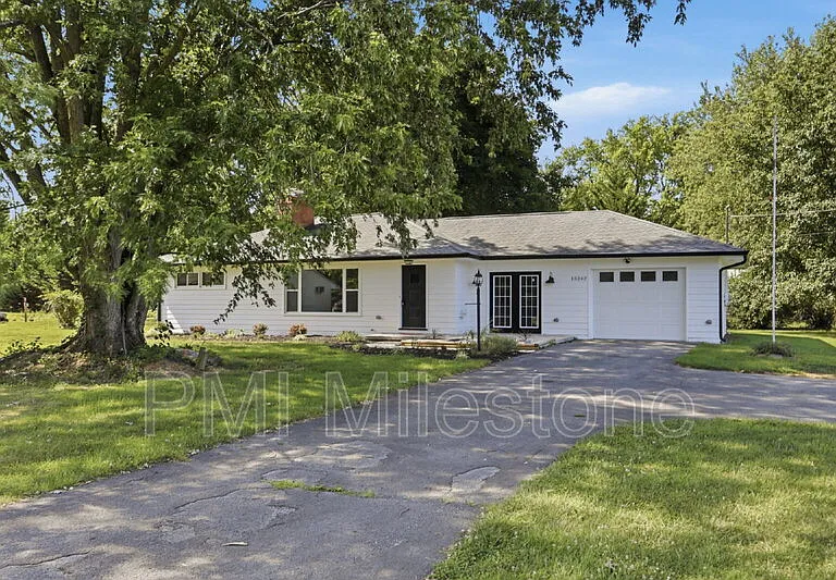 13242 Greensburg Rd — Photo 2