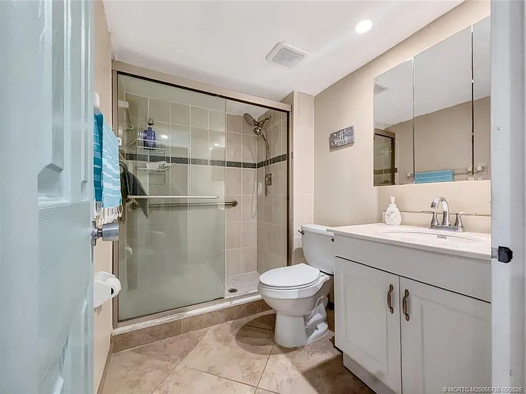 10102 S Ocean Dr #401A — Photo 19