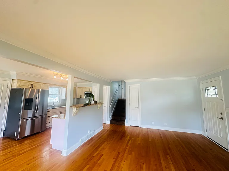 1306 Campbell Ave — Photo 5