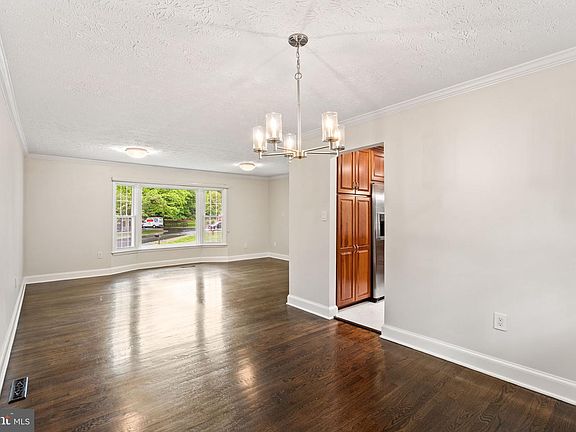 5th image of 1901 Buckthorn Ln