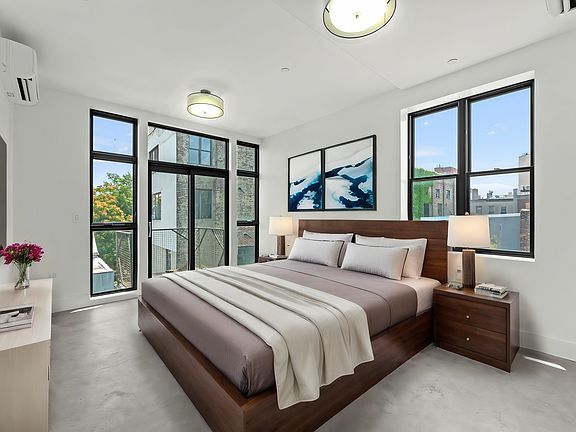 4th image of 30 Belvidere St #4