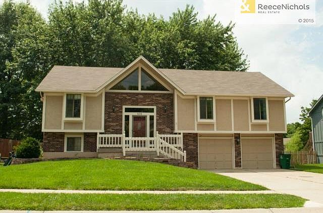 1st image of 424 SE Topaz Dr