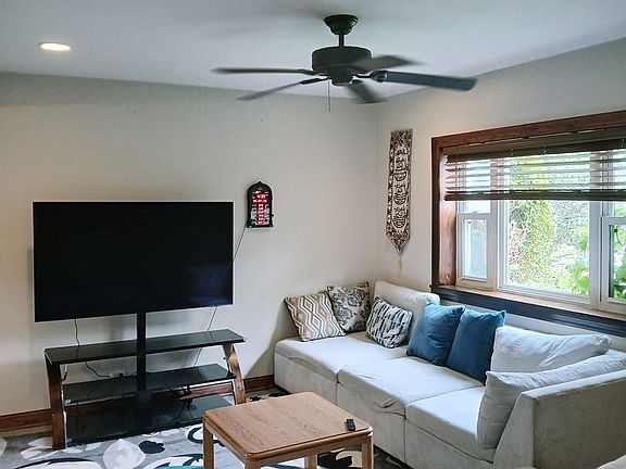 2nd image of 6810 W 95th Pl