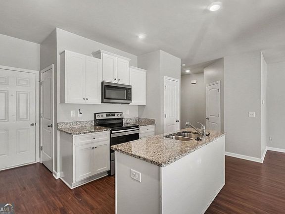 4th image of 392 Rankin Cir